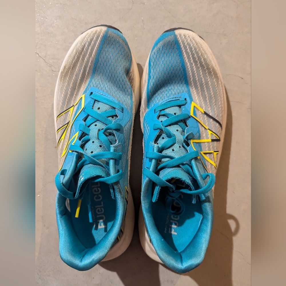 New Balance Rebel V2